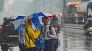 UP Weather: यूपी में आज से फिर भारी बारिश की संभावना, इन 38 जिलों में अलर्ट जारी, बिजली गिरने की भी चेतावनी