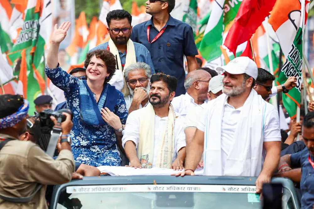 राहुल-प्रियंका की मौजूदगी से चमकी कांग्रेस की “मतदाता अधिकार यात्रा”, दरभंगा में हुआ भव्य स्वागत