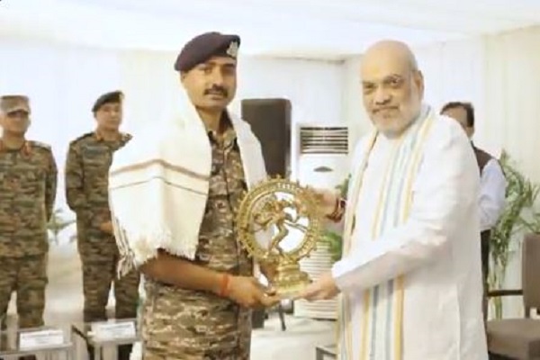 गृह मंत्री अमित शाह ने ‘ऑपरेशन महादेव’ में शामिल सुरक्षाकर्मियों को किया सम्मानित