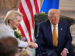 उर्सला वॉन डेर व ट्रंप