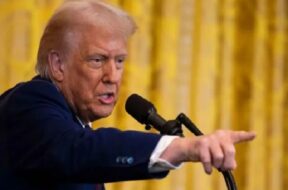 डोनाल्ड ट्रंप