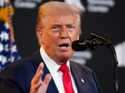 डोनाल्ड ट्रंप