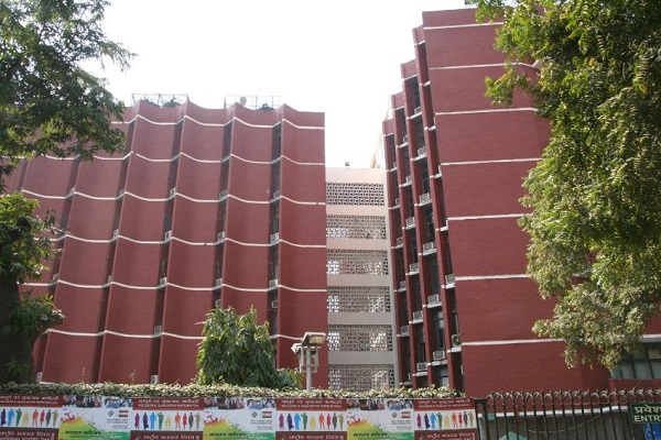 निर्वाचन आयोग ने 334 गैर-मान्यता प्राप्त राजनीतिक दलों को सूची से हटाया