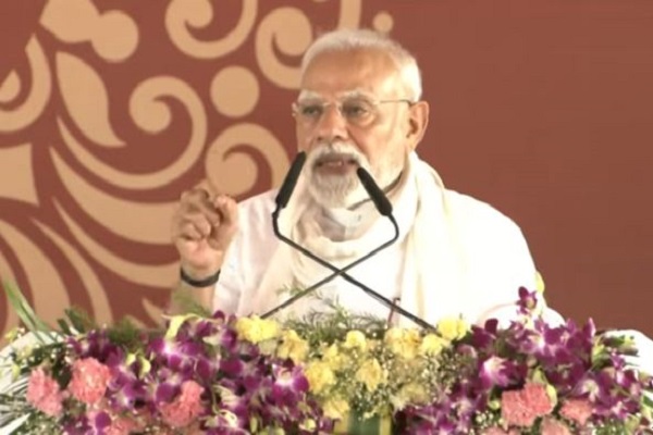 वाराणसी में पीएम मोदी की देशवासियों से अपील – ‘हमें बनना है तीसरी महाशक्ति तो अपनाना ही होगा स्वदेशी