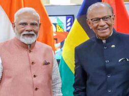 पीएम मोदी और नवीनचंद रामगुलाम