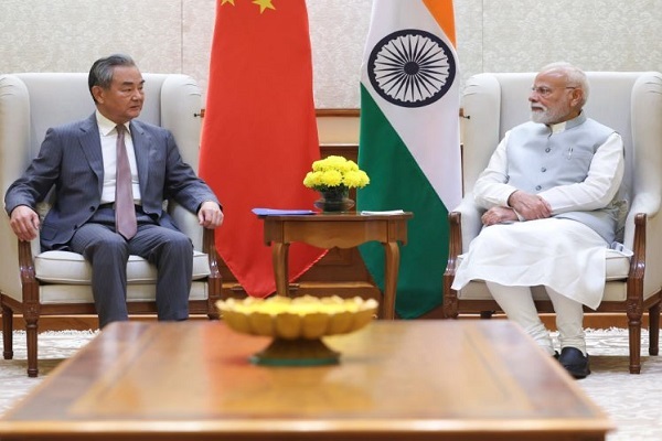 पीएम मोदी और चीनी विदेश मंत्री वांग यी की अहम मुलाकात, तियानजिन में राष्ट्रपति शी जिनपिंग से मुलाकात का इंतजार