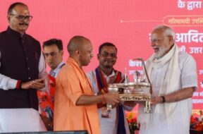 पीएम मोदी का स्वागत