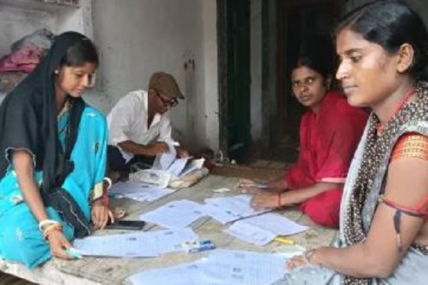 निर्वाचन आयोग ने बीएलओ का सालाना पारिश्रमिक दोगुना किया, अब 12 हजार रुपये मिलेंगे