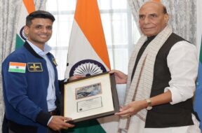 राजनाथ सिंह ने शुभांशु से की मुलाकात