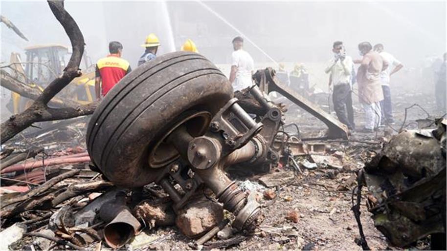 Ahmedabad Plane Crash: अहमदाबाद प्लेन क्रैश में बड़ा खुलासा: विमान के फ्यूल स्विच में आ गई थी खराबी