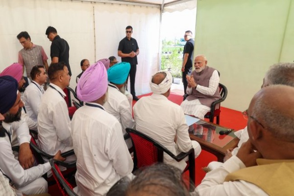 पीएम मोदी ने पंजाब में बाढ़ पीड़ितों के लिए की1600 करोड़ रुपये आर्थिक मदद की घोषणा