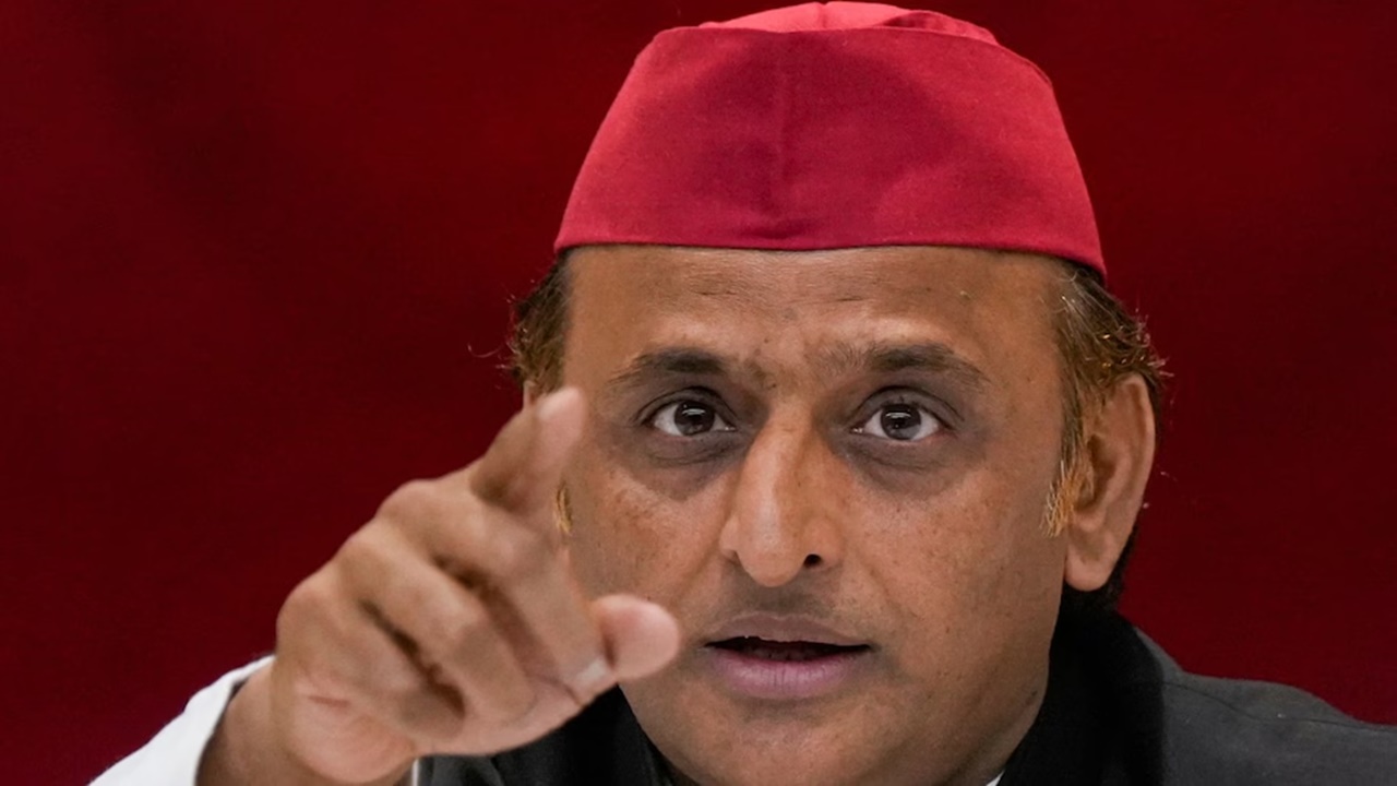 जब भाजपाई भ्रष्टाचार और आपसी कलह से फुर्सत पा लेंगे, तभी संगठन की लेंगे  सुध… अखिलेश का भूपेंद्र चौधरी पर पलटवार