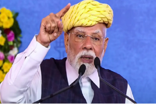 दूसरे देशों पर निर्भरता हमारी एकमात्र शत्रु, आत्मनिर्भरता से ही निकल सकता है हल: भावनगर में बोले पीएम मोदी
