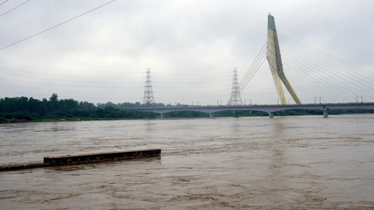 Monsoon: दिल्ली में खतरे के निशान से ऊपर यमुना, रिहायशी इलाकों में घुसा पानी, राहत कैंप एक्टिव