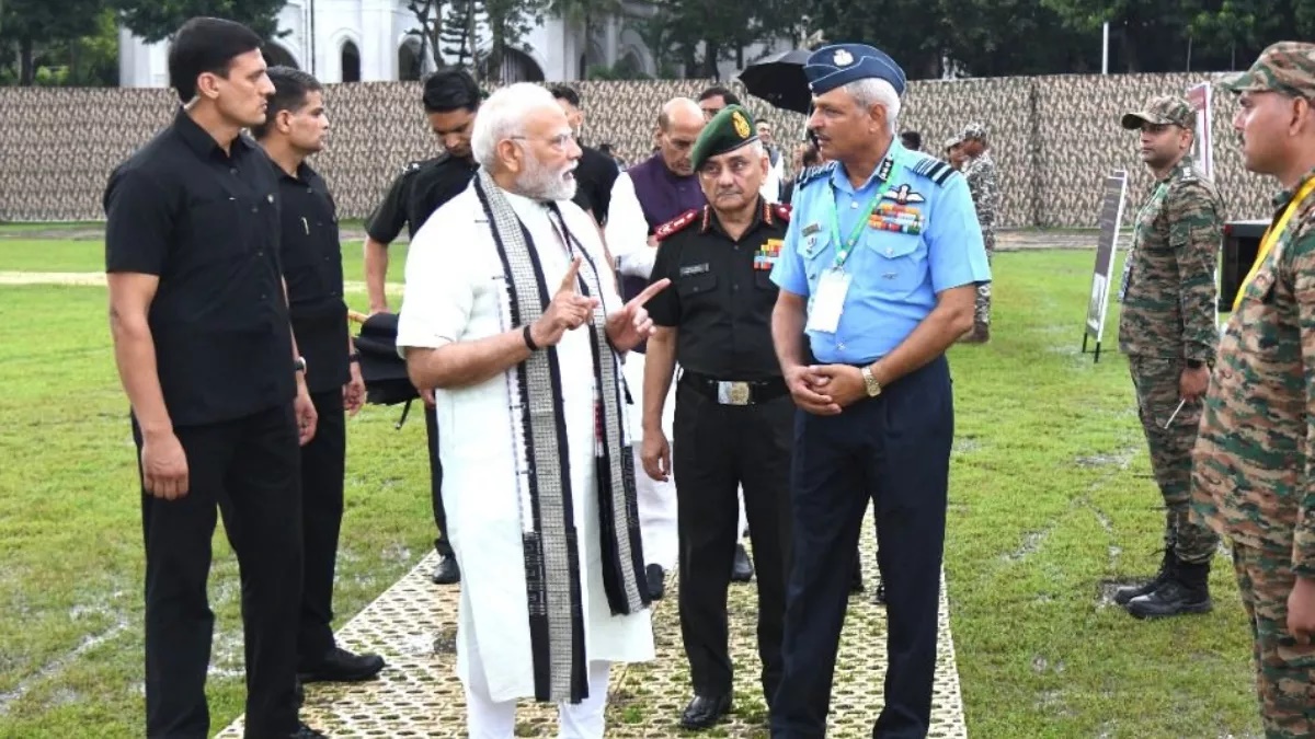 पीएम मोदी ने ऑपरेशन सिंदूर के लिए सशस्त्र बलों को सराहा, कोलकाता में संयुक्त सम्मेलन का किया उद्धाटन