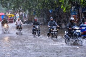 गुजरात में भारी बारिश