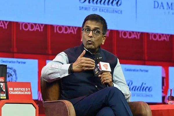 बाबरी मस्जिद को लेकर पूर्व CJI चंद्रचूड़ के बयान पर बवाल, सफाई में बोले – ‘मेरा बयान तोड़-मरोड़ कर पेश किया गया’