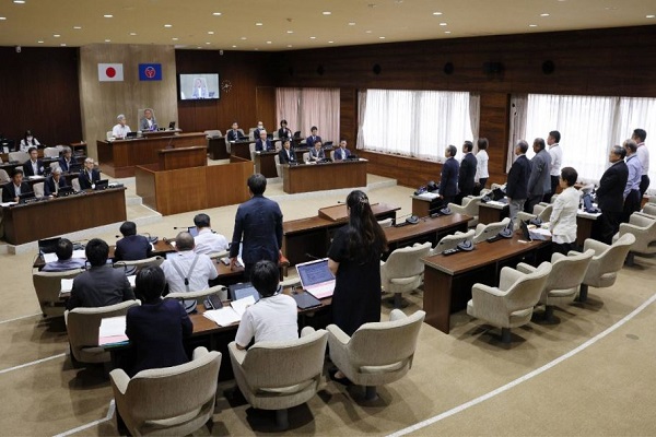 जापान : आइची प्रांत के टोयोआके शहर में ‘डेली स्क्रीन टाइम’ किया गया तय, सिर्फ 2 घंटे देख पाएंगे स्मार्टफोन