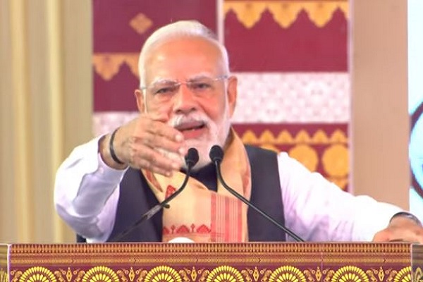 असम में बोले पीएम मोदी – घुसपैठियों को भारत में स्थायी रूप से बैठाना चाहती है कांग्रेस,