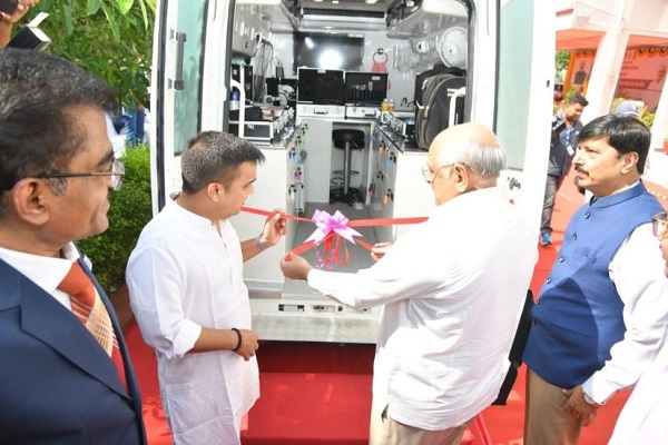 गुजरात 28 अत्याधुनिक मोबाइल फॉरेंसिक लैब वैन से सुसज्जित, सीएम भूपेंद्र पटेल व गृह राज्य मंत्री संघवी ने दिखाई हरी झंडी