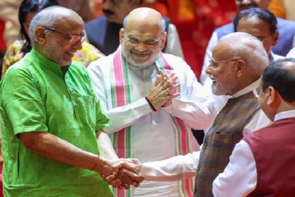 राष्ट्रपति मुर्मु और पीएम मोदी ने सीपी राधाकृष्णन को उप राष्ट्रपति बनने पर दी बधाई