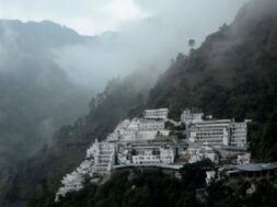 वैष्णो देवी यात्रा फिर स्थगित