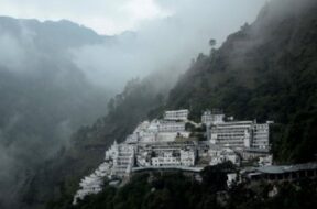 वैष्णो देवी यात्रा फिर स्थगित