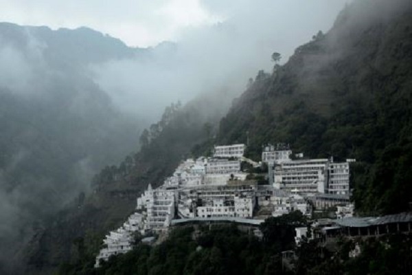 जम्मू-कश्मीर : भारी बारिश के चलते शुरू नहीं हो सकी माता वैष्णो देवी यात्रा, अगले आदेश तक स्थगित रहेगी