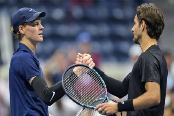 यूएस ओपन टेनिस : गत चैम्पियन सिनर सेमीफाइनल में, महिला एकल में पूर्व विजेता स्वियाटेक परास्त