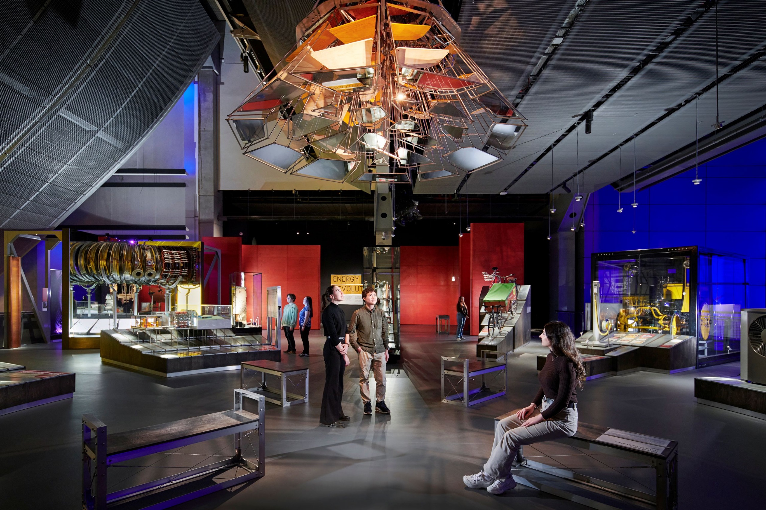 लंदन स्थित अदाणी ग्रीन एनर्जी गैलरी में दस लाख विज़िटर्स का स्वागत