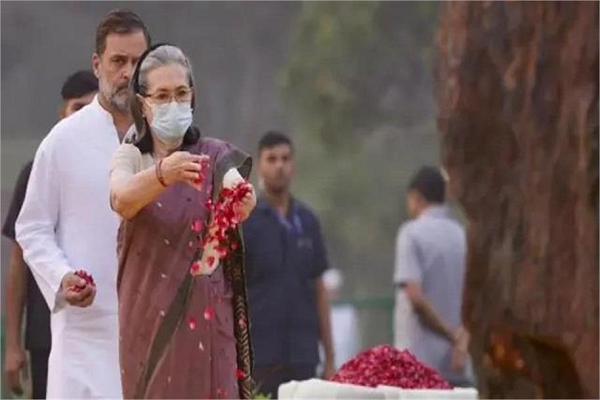 राहुल, सोनिया और खरगे समेत कई कांग्रेस नेताओं ने इंदिरा और सरदार पटेल को दी श्रद्धांजलि, उनके योगदान को किया याद