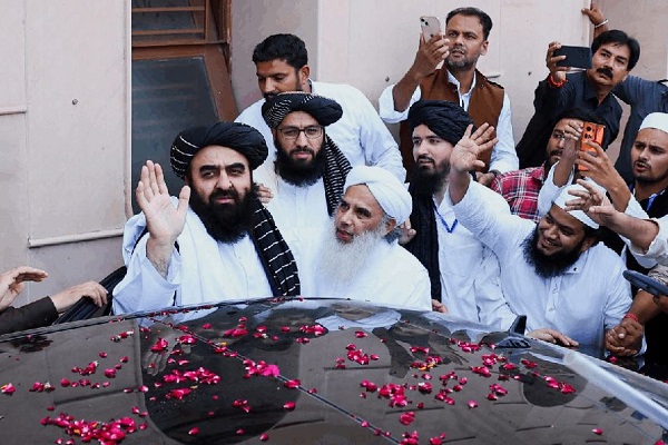 अफगानी विदेशी मंत्री मुत्तकी के दौरे पर दारुल उलूम की सफाई – ‘देवबंद में महिला पत्रकारों को नहीं रोका गया’