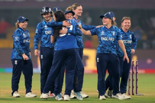 ICC महिला विश्व कप क्रिकेट : भारत की लगातार तीसरी हार, 4 रनों की रोमांचक जीत से इंग्लैंड भी सेमीफाइनल में