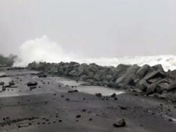 चक्रवात मोंथा आंध्र के तट से टकराया