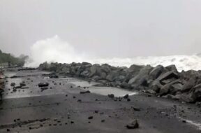 चक्रवात मोंथा आंध्र के तट से टकराया