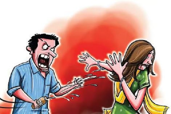 दिल्ली विश्वविद्यालय की छात्रा पर एसिड अटैक, लक्ष्मीबाई कॉलेज के पास हमले में पीड़िता के दोनों हाथ जले