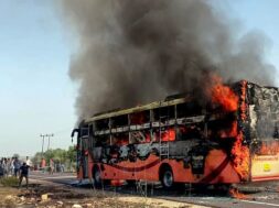 जैसलमेर में बस बनी शोला