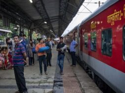 टिकट बुकिंग पर रेलवे का नया नियम