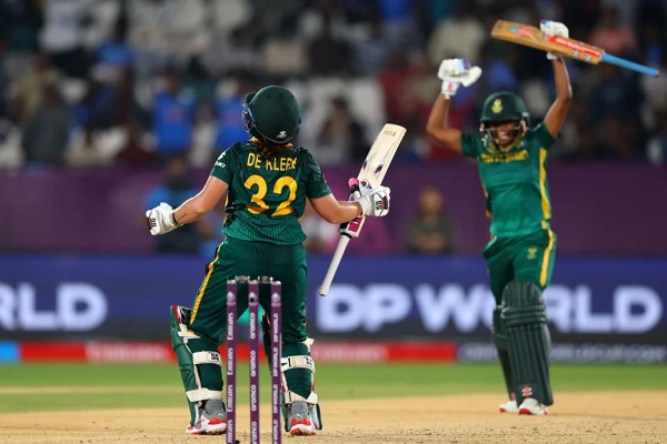 ICC महिला विश्व कप क्रिकेट : नेडिन डी क्लर्क ने ऋचा के प्रयासों पर पानी फेरा, दक्षिण अफ्रीका से हारा भारत