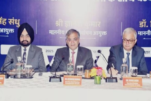 निर्वाचन आयोग की बिहार में राजनीतिक दलों के साथ बैठक, भाजपा की एक या दो चरणों में चुनाव कराने की मांग