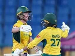 बेथ मूनी व एलेना किंग