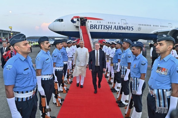 ब्रिटिन प्रधानमंत्री स्टार्मर 2 दिवसीय यात्रा पर भारत पहुंचे, गुरुवार को मुंबई में पीएम मोदी से होगी मुलाकात