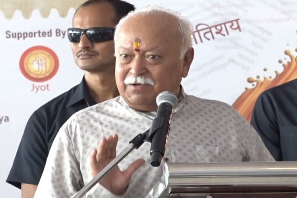 RSS प्रमुख मोहन भागवत बोले – ‘दुनिया विनाश की ओर जा रही, भारत दिखा सकता है रास्ता’