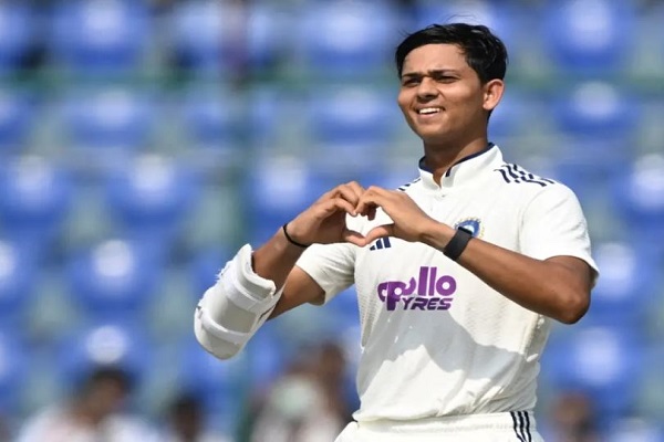 दिल्ली टेस्ट : यशस्वी ने पकड़ी दोहरे शतक की राह, वेस्टइंडीज के खिलाफ टीम इंडिया पहले ही दिन 300 के पार