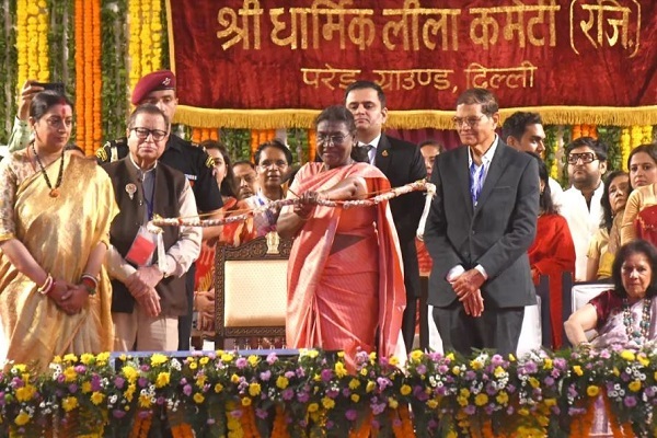 राष्ट्रपति मुर्मु ने विजयादशमी उत्सव में कहा – ‘ऑपरेशन सिंदूर’ आतंकवाद के रावण पर मानवता की विजय का प्रतीक