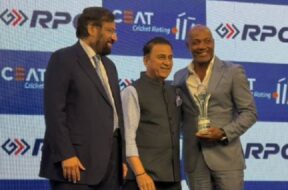 लारा को लाइफ टाइम एचीवमेंट अवार्ड