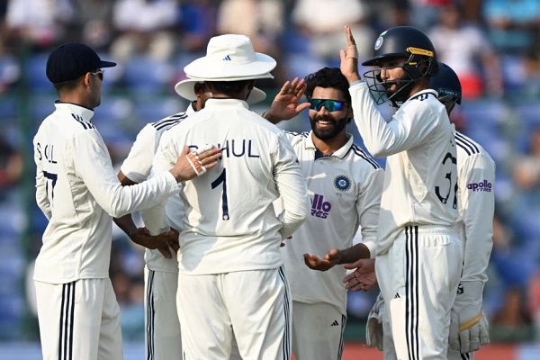 दिल्ली टेस्ट : यशस्वी के बाद गिल ने भी ठोका सैकड़ा, विशाल स्कोर के जवाब में वेस्टइंडीज फॉलोऑन बचाने के लिए संघर्षरत