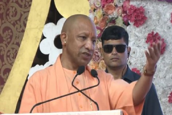 योगी सरकार का दीपावली से पहले सफाईकर्मियों को तोहफा – वेतन अब सीधे खाते में, सभी को मिलेगा आयुष्मान कार्ड