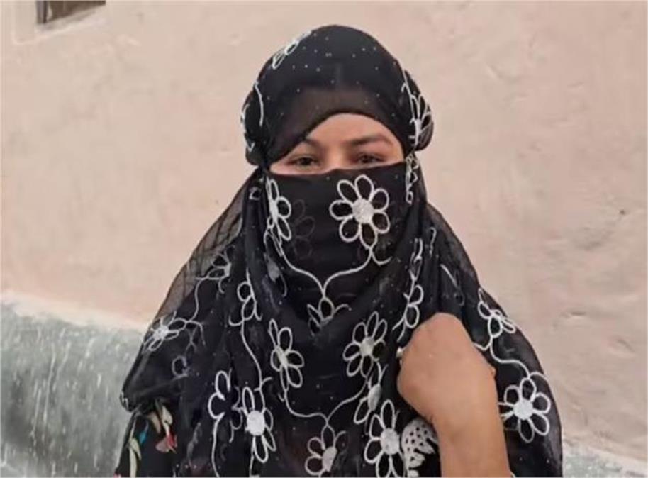 UP में दारोगा पर गैंगरेप पीड़िता ने लगाया दुष्कर्म करने और रिश्वत लेने का आरोप, जानें पूरा मामला