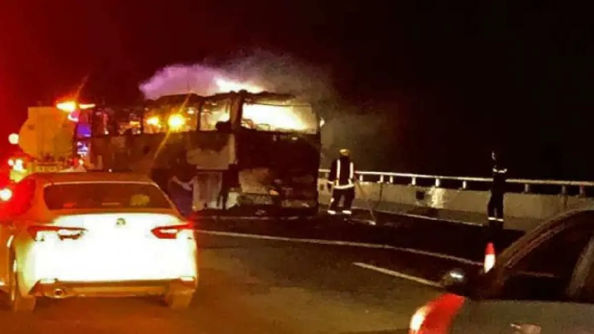 सऊदी अरब में बड़ा हादसा, टैंकर से टकराई बस, 42 भारतीय यात्रियों की मौत, हेल्पलाइन नंबर जारी
